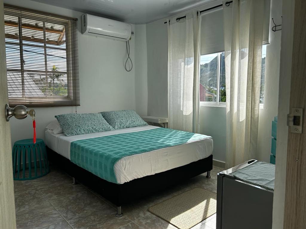 Hotel Miss Francias Home Santa Catalina Island Экстерьер фото