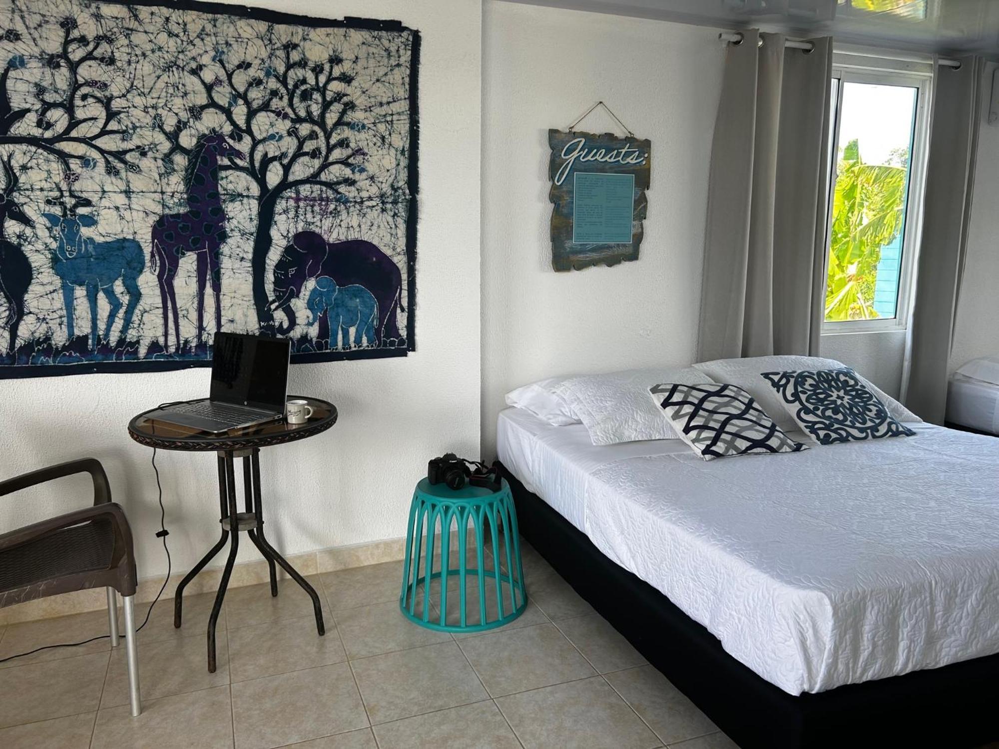 Hotel Miss Francias Home Santa Catalina Island Экстерьер фото